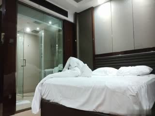 高价23岁尤物至极 射里面 嘴里一直喊给我我要的