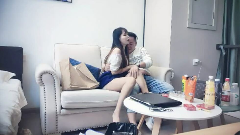 大圈外围场甜心教主女神来袭肤白貌美情趣装舔穴不含糊舌吻口交啪啪